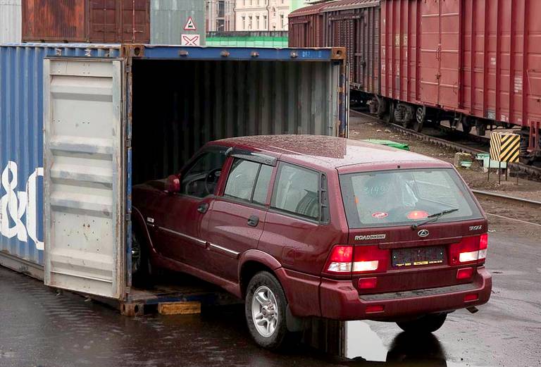 Доставить в контейнере легковую машину стоимость из Томска в Нижневартовск