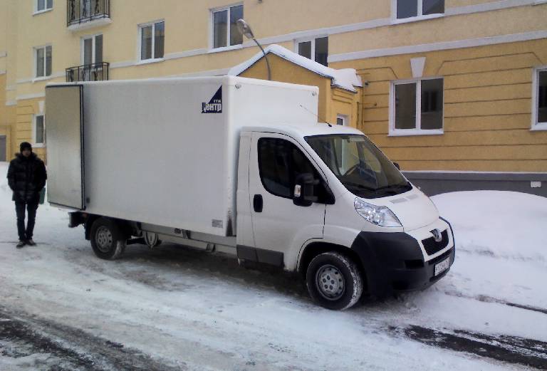 Сколько стоит доставка дивана размером 2*1, 6 И пакетов из Москва в Москва